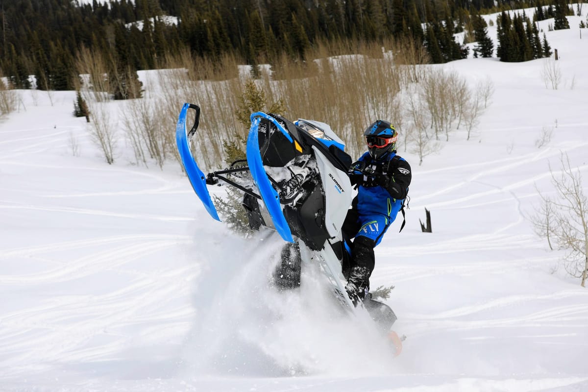2022 Ski-Doo Summit Edge
