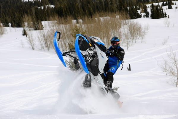 2022 Ski-Doo Summit Edge