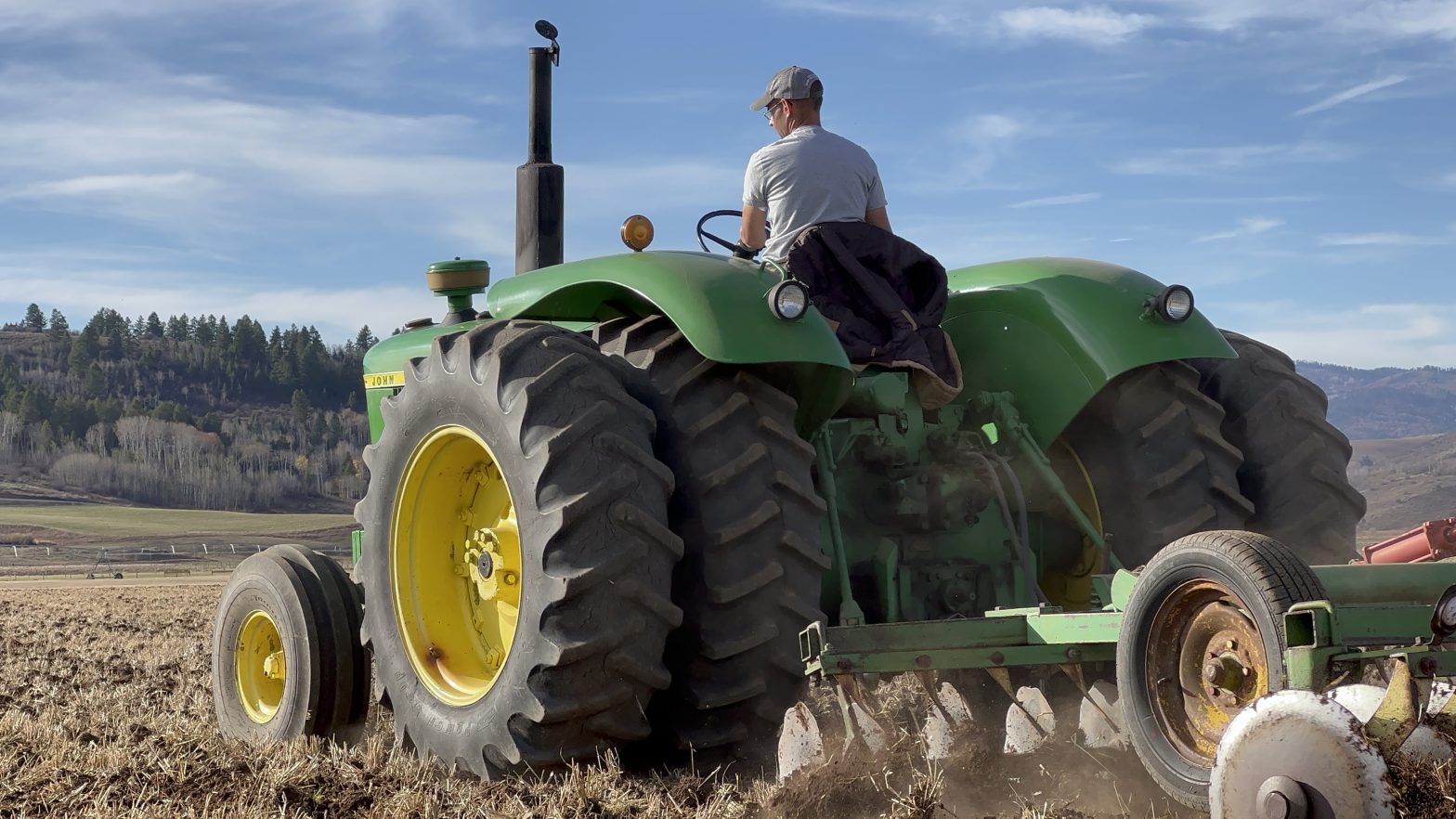 John Deere 5020 Disking
